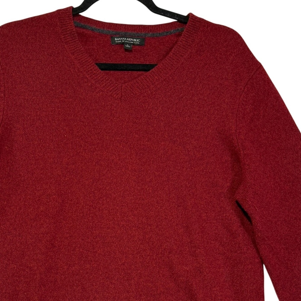 Banana Republic Men's V-Neck Sweater in Deep Red